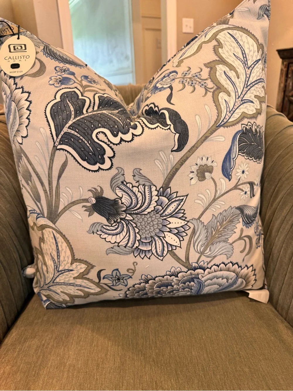 1-NWT CALLISTO HOME FLORAL DESIGN DECORATIVE PILLOW